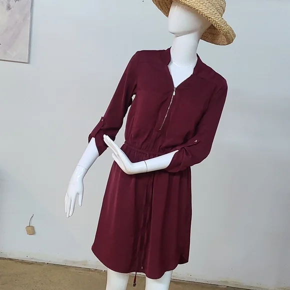 🦋 Dynamite Long Sleeve Dress - Picture 2 of 9